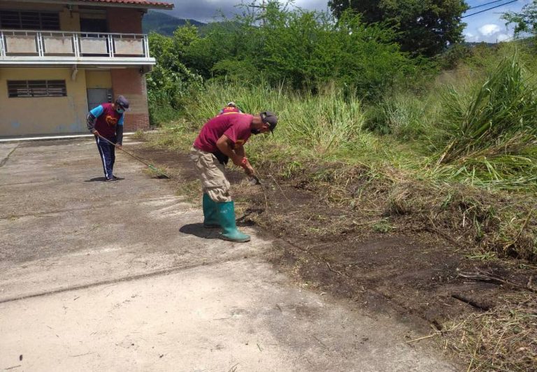 Alcaldía de Naguanagua ejecuta plan de limpieza en centros electorales