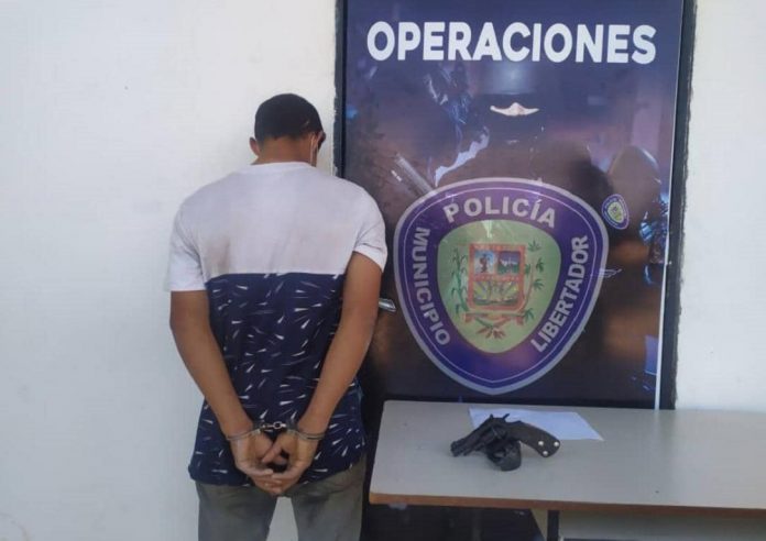 Atracaba con un facsímil en Tocuyito y quedó detenido por la Policía Municipal