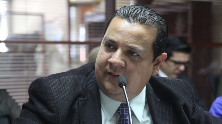 Tribunal dictó la privativa de libertad al director de Fundaredes, Javier Tarazona