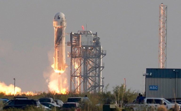 ¡Logrado! Jeff Bezos realizó viaje al espacio con Blue Origin