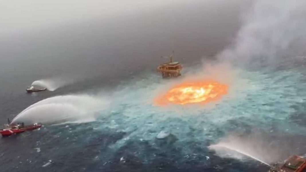 Explosión en un ducto marino de Pemex