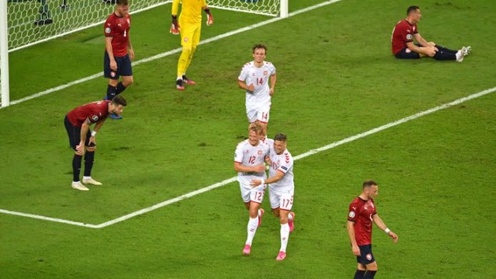 Dinamarca avanzó a las semifinales de la Eurocopa