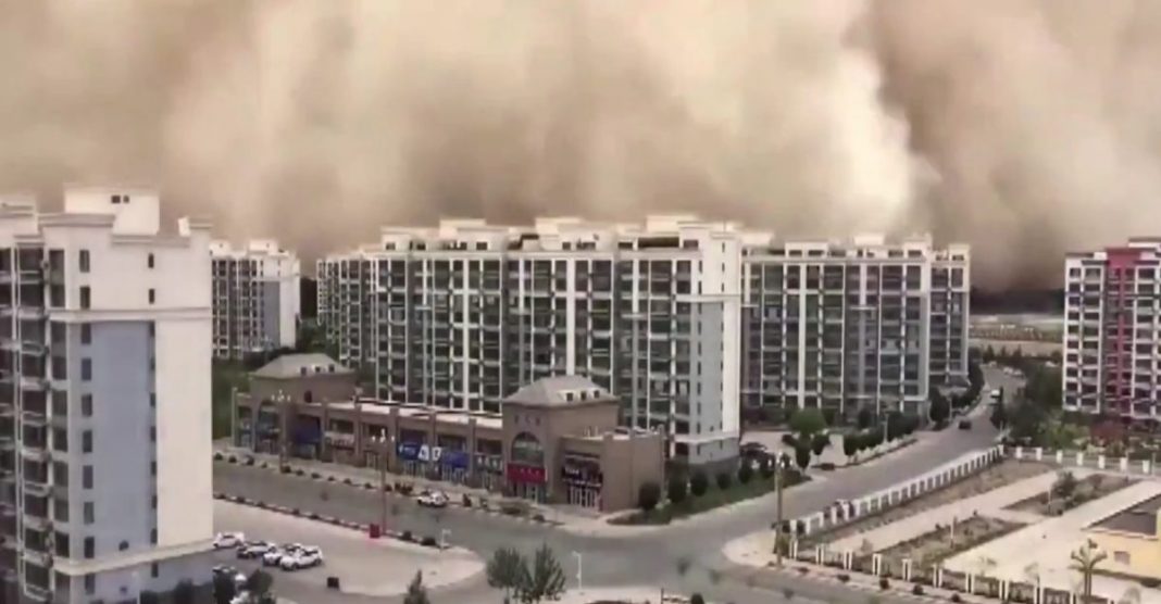 Tormenta de arena arropó a China - Tormenta de arena arropó a China