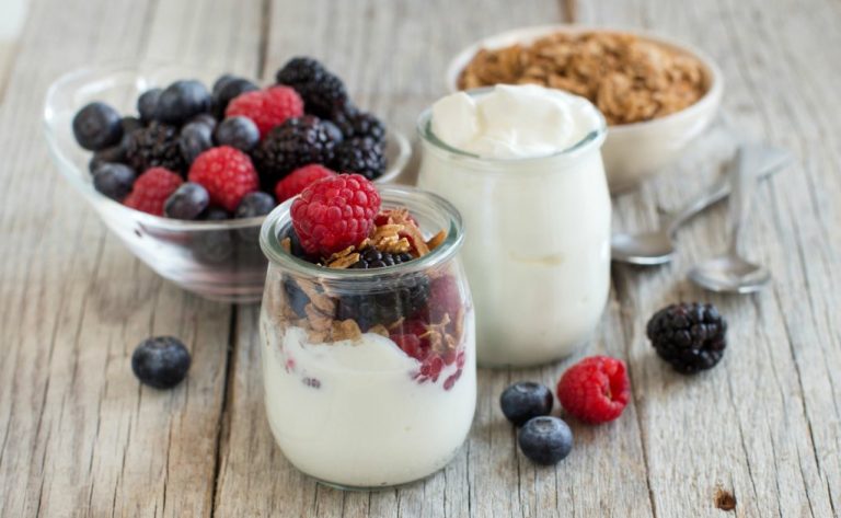 Conozca los beneficios del yogur natural para el organismo