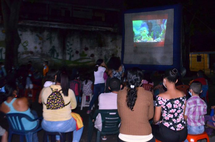 Alcaldía de Naguanagua lleva el cine a comunidades