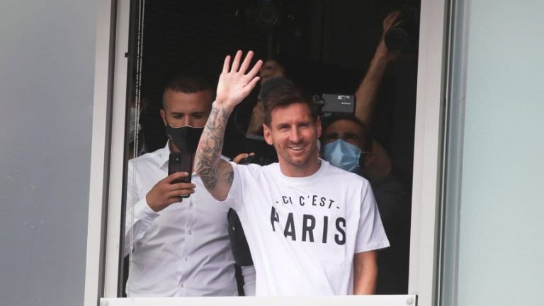 ¡Disipados los rumores! Messi llegó a París para fichar con el PSG