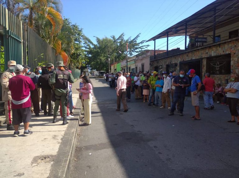Centros electorales para primarias del Psuv abrieron con normalidad en Carabobo