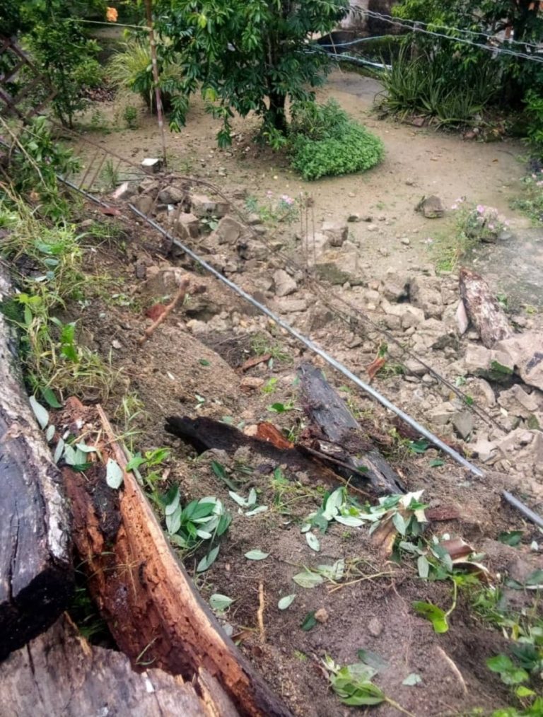 Dos familias afectadas por deslizamiento de tierra en Naguanagua