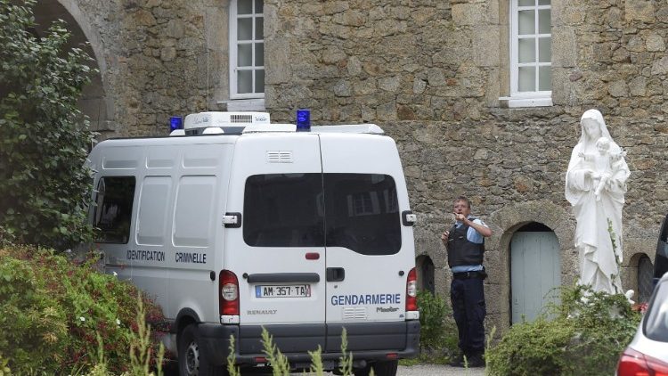 sacerdote asesinado en Francia