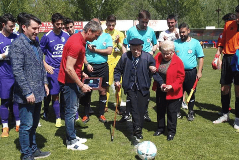 Un español cumple 112 años, es el hombre más viejo del mundo