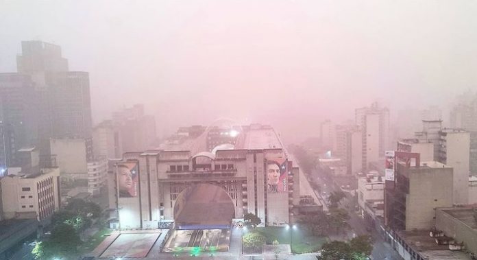 Lluvias causan estragos en Caracas por segundo día consecutivo