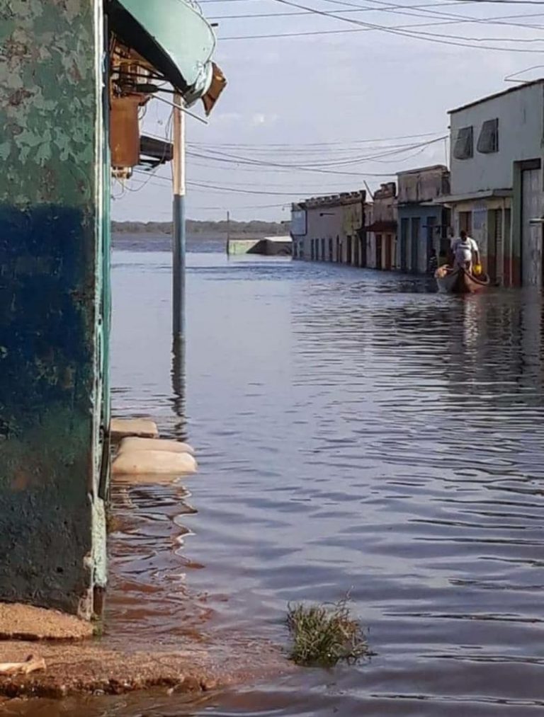 Río Orinoco se desbordó y causó estragos en Guárico y Amazonas