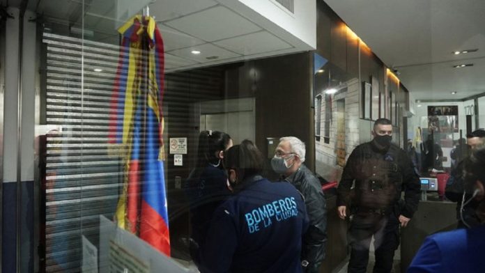 se desplomó un ascensor de la embajada de Venezuela