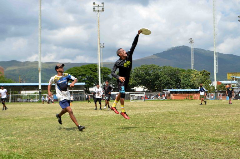 Torneo de UltimateFrisbee reunió a 250 atletas en Naguanagua