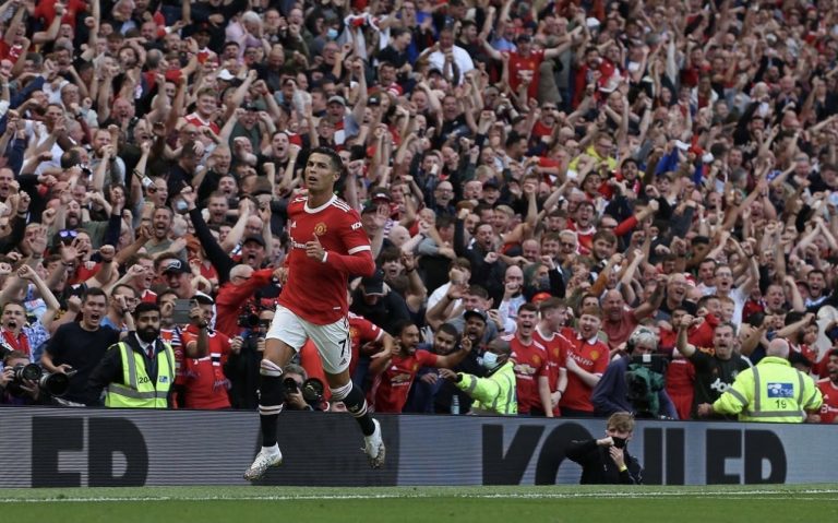 Cristiano Ronaldo marcó doblete en su regreso al Manchester United