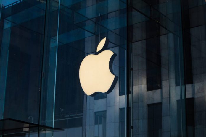 Apple instó a sus usuarios a actualizar sus dispositivos programa espía