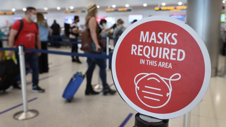 EEUU multará con $3.000 a quienes no usen mascarilla en los aeropuertos