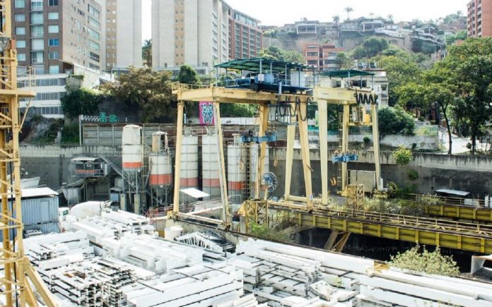 Nicolás Maduro aprobó recursos para terminar obras de transporte que no terminó Odebrecht