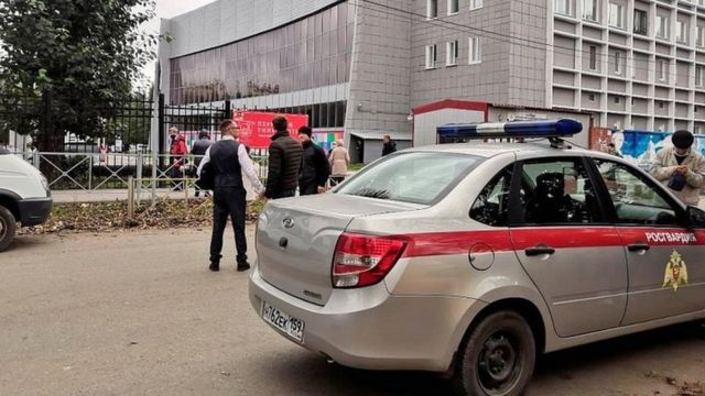 Hombre mató a varias personas en una universidad en Rusia