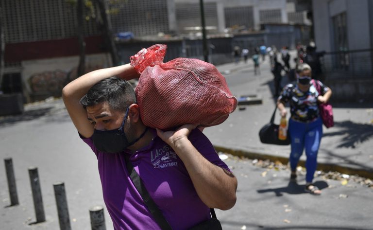 Venezuela tuvo este viernes más de 900 casos de Covid-19 solo entre Miranda y Caracas