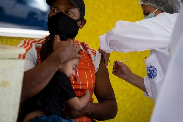 SVI mostró apoyo a la vacunación de adolescentes en Venezuela con Sinopharm y Sinovac