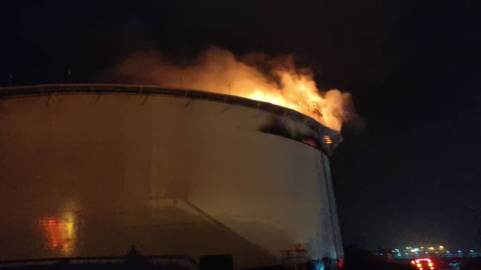 Se registró un incendio en Refinería El Palito por la caída de un rayo