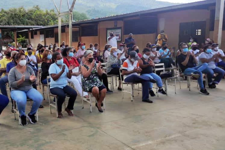 Ana González: maquinaria electoral en Naguanagua agiliza plataforma del 1×10
