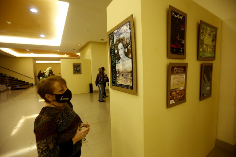 Hesperia WTC Valencia reanuda exposiciones de arte con la muestra “Retrospectiva Sinfónica”