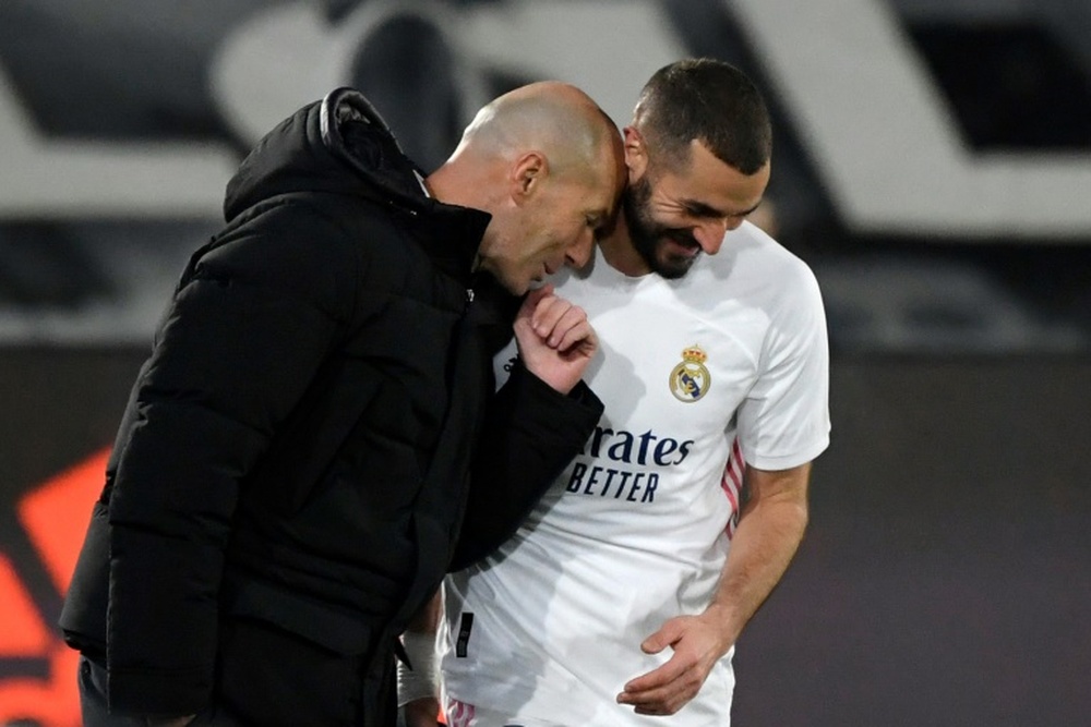 Zidane apuesta a Benzema para el Balón de Oro - Zidane apuesta a Benzema para el Balón de Oro
