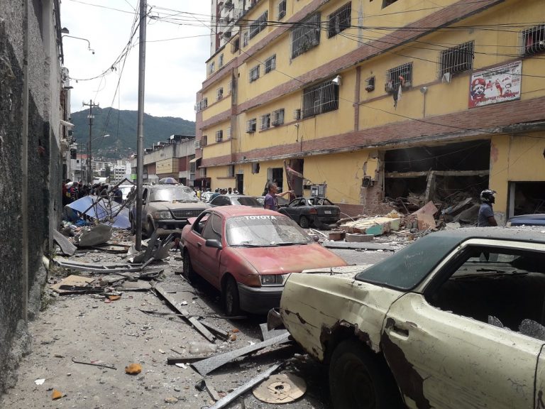 Diez heridos tras explosión de dos bombonas en San Martín de Caracas (+Fotos)