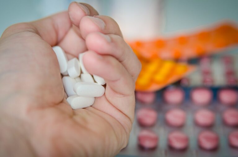 Farmacéuticos en alerta tras venta ilegal de medicinas