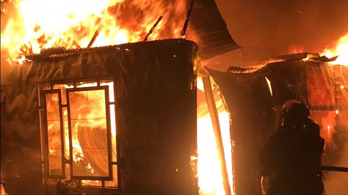 Mujer le quemó la casa a su expareja en La Guaira