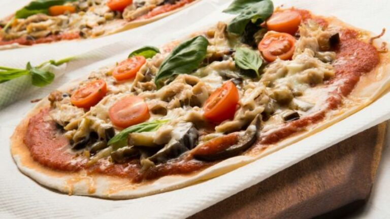 Prepara una pizza vegetariana para la cena