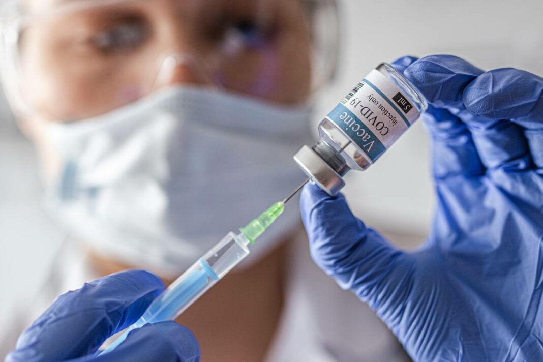 FDA estudia permitir la combinación de vacunas