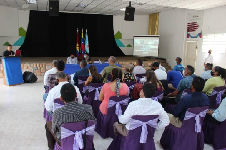 Presentan plan de gobierno a Iglesias Cristianas Evangélicas en Naguanagua