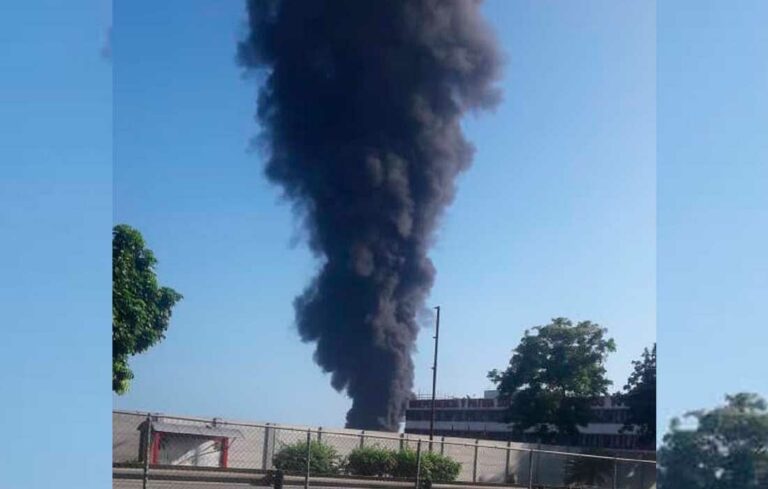 Reportan un incendio en la Refinería El Palito