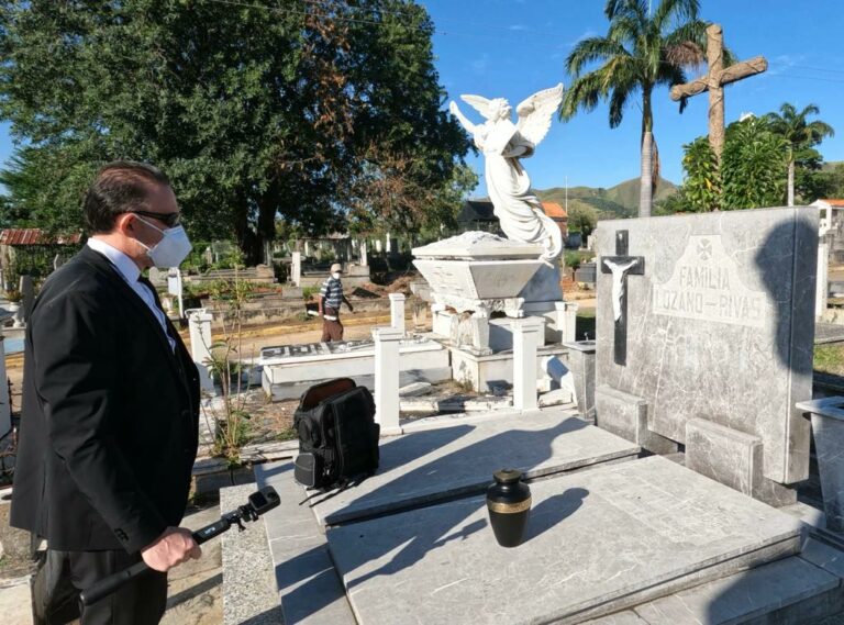 Carlos Lozano: «Voy acabar con el saqueo de huesos en el Cementerio Municipal de Valencia»