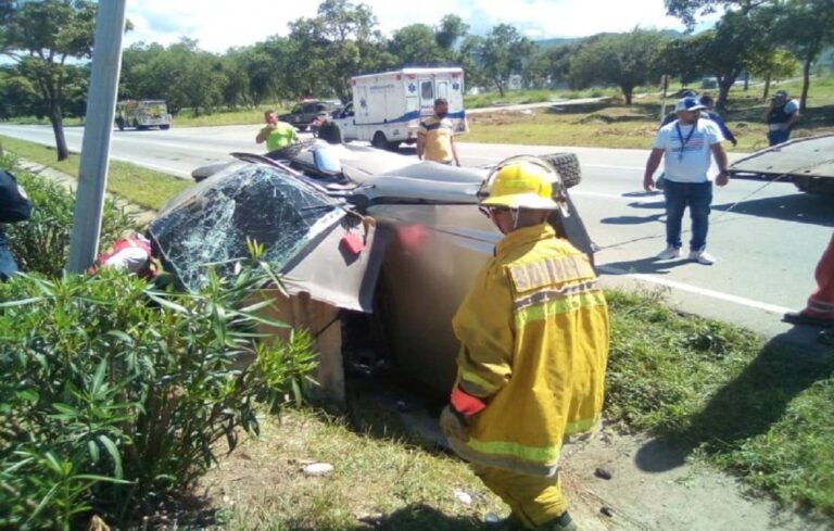 Dos personas fallecieron tras accidente de tránsito en Puerto Cabello