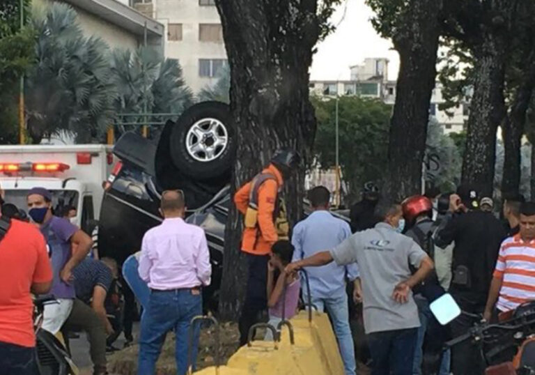 Accidente en la avenida Bolívar frente al antiguo Éxito