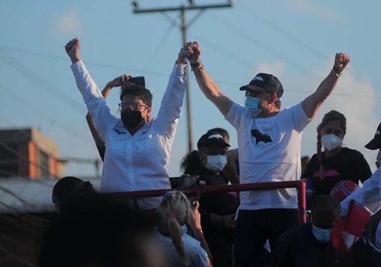 Vecinos del oeste de Naguanagua ratificaron apoyo a Rafael Lacava y Ana González