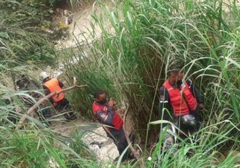 Encuentran a dos adolescentes en zona boscosa adyacente al río Guaire