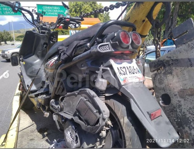 Choque entre un carro y una moto en Maracay dejan a una mujer fallecida