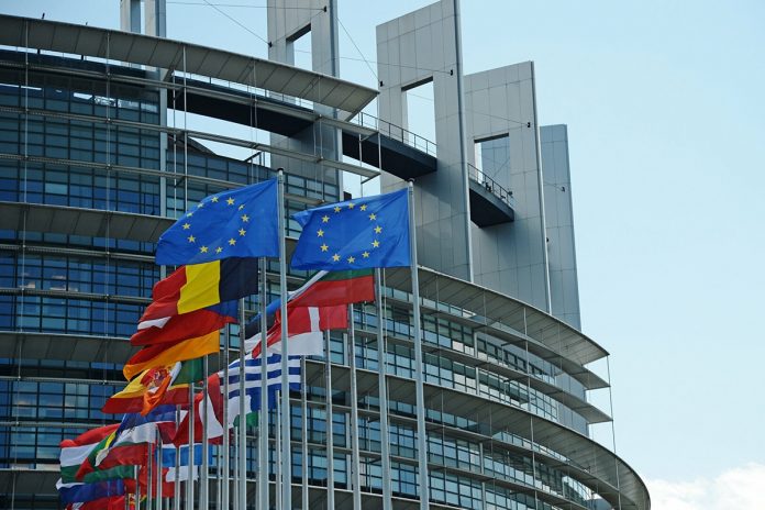 Parlamento Europeo enviará 12 europarlamentarios