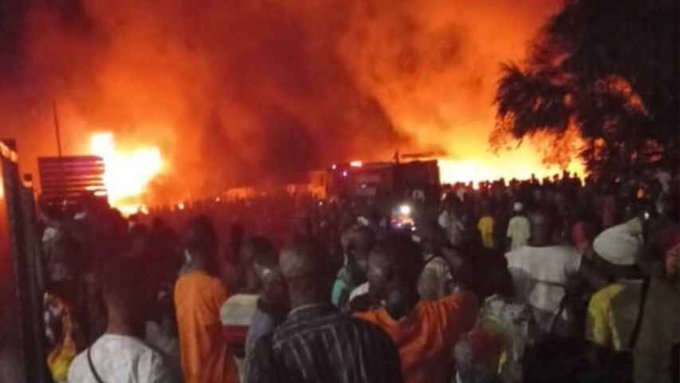 Explosión de camión cisterna en Sierra Leona deja más de 90 muertos