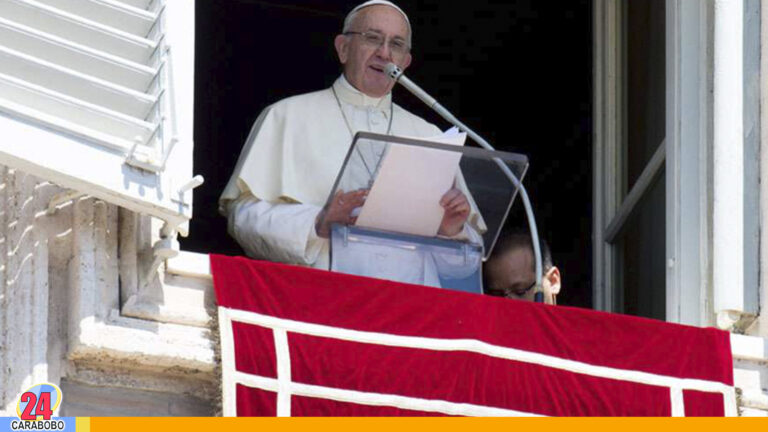 Papa Francisco aconsejó a miles de fieles en celebración de la  Sagrada Familia