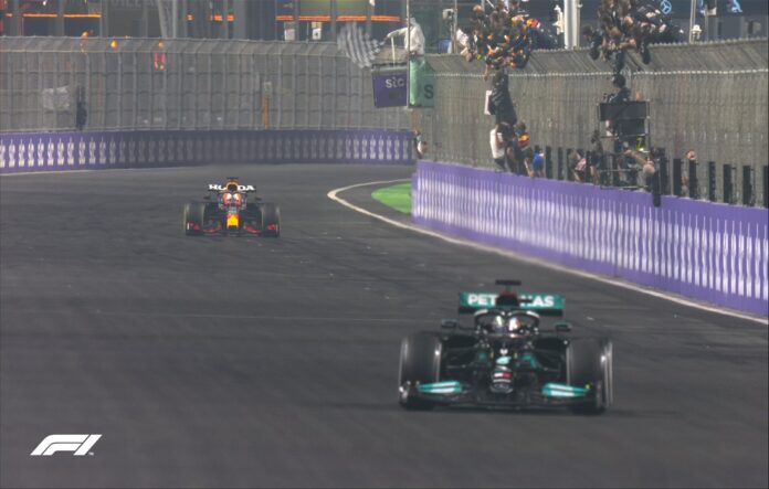 Lewis Hamilton ganó un alocado Gran Premio de Arabia Saudita