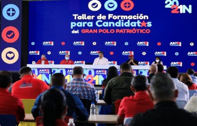 Maduro efectuó taller de planificación con gobernadores y alcaldes del Oficialismo