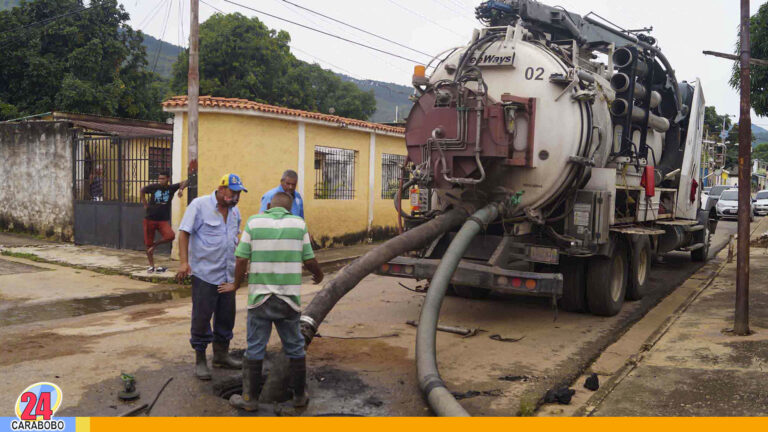 Supervisan culminación de sustitución de tuberías de aguas servidas en Santa Eduviges