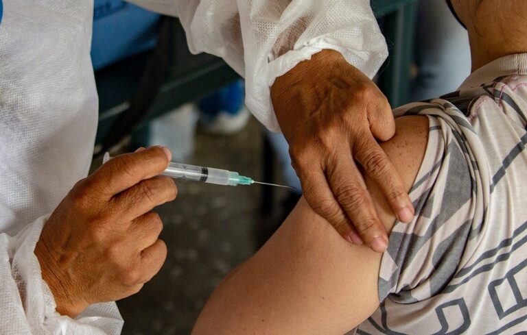 Maduro: en enero se aplicará tercera dosis de la vacuna contra el Covid-19