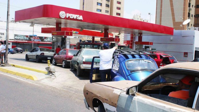 Distribución de gasolina diaria acabó con colas en Maracay